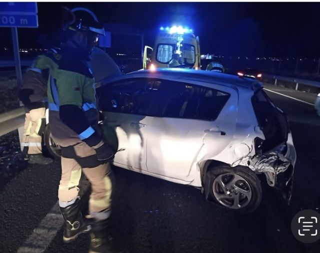 Dos heridos en un accidente de tráfico en Alhama de Murcia
