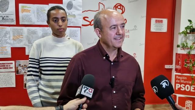 El PSOE pide al Ayuntamiento informes que justifiquen dejar a la oposición fuera del acto de presentación del Corremayo Mayor 2024