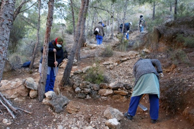 Los consejos comarcales trabajan en el mantenimiento de los senderos tradicionales de La Muela