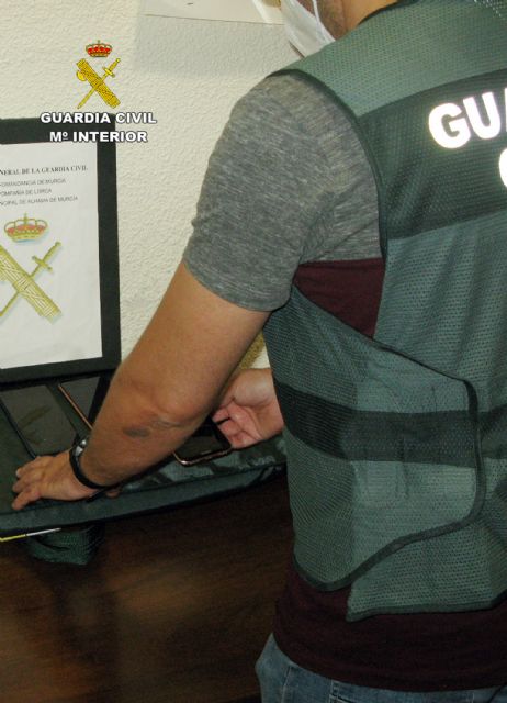 La Guardia Civil desmantela un grupo delictivo dedicado a la sustracción y comercialización ilícita de teléfonos móviles