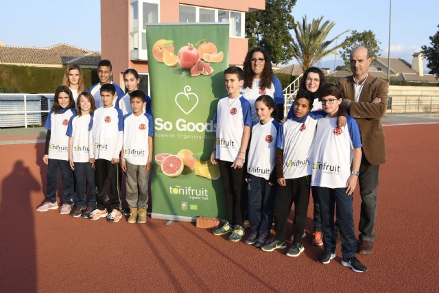 Once atletas del Club Atletismo Alhama con la Selección Regional