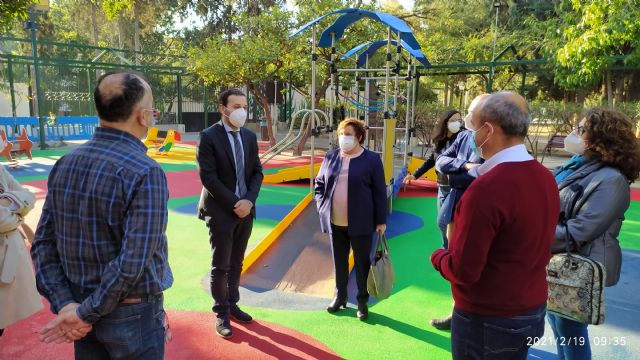 La Comunidad subvenciona un itinerario peatonal accesible en el Parque La Cubana de Alhama de Murcia y una zona de juegos infantiles inclusivos