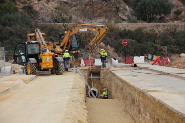 En ejecución de las obras de redes de pluviales en la zona del nuevo IES Valle de Leiva