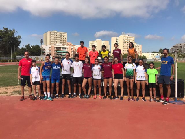 Los atletas del Club Atletismo Alhama presentes en el 'Plan de Tecnificación FAMU'