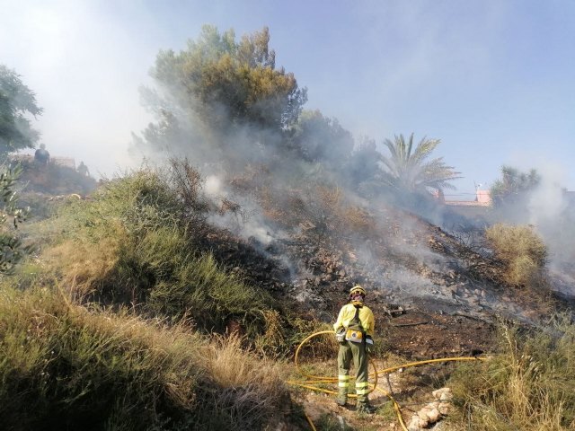 Incendio forestal en Alhama de Murcia