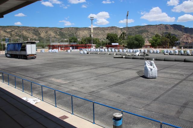 Comienza las obras de sustitución del césped artificial y la red de riego del campo de fútbol José Kubala