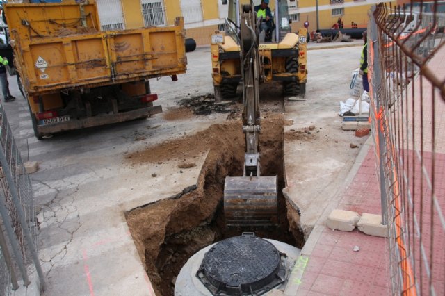 Obras de mejora de las redes en calle Salzillo y Alquerías