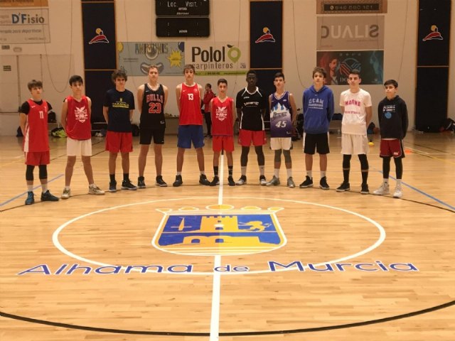 El pabellón Adolfo Suárez acoge los entrenamientos de la Selección Murciana de Baloncesto de cara al Campeonato de España Escolar