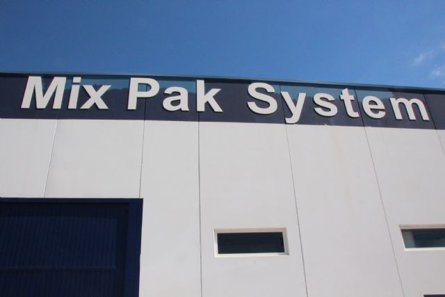 El consejo de administración de Industrialhama visita la empresa MixPak System