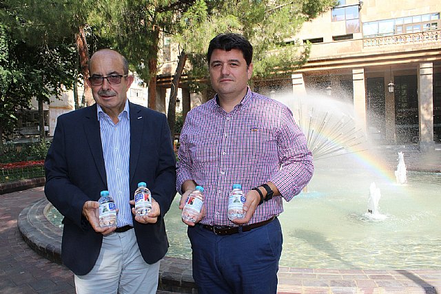 Aquadeus promociona por quinto año consecutivo la Feria de Albacete en las etiquetas de dos millones de botellas de agua